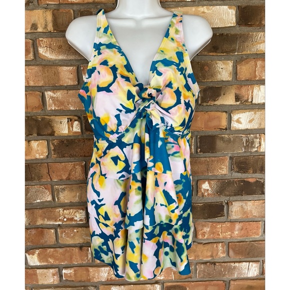 BloomChic Women’s Graphic Print Knotted Front Tiered Tankini Swim Top Size 12 - Picture 3 of 13